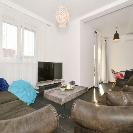 Deluxe Apartman Porto Trogir Exteriör bild