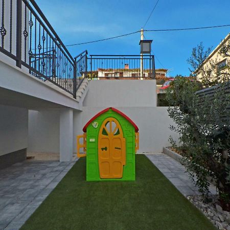 Deluxe Apartman Porto Trogir Exteriör bild