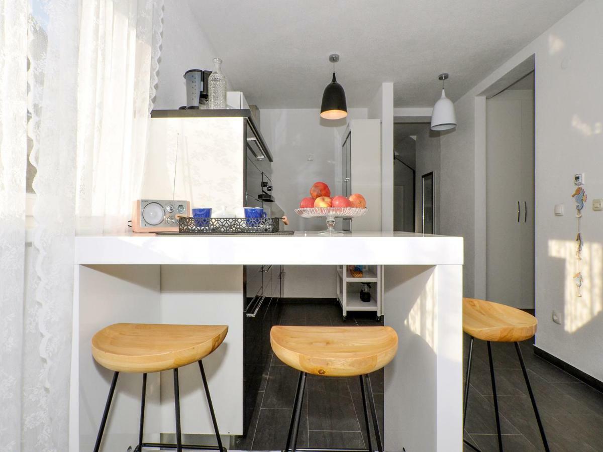Deluxe Apartman Porto Trogir Exteriör bild