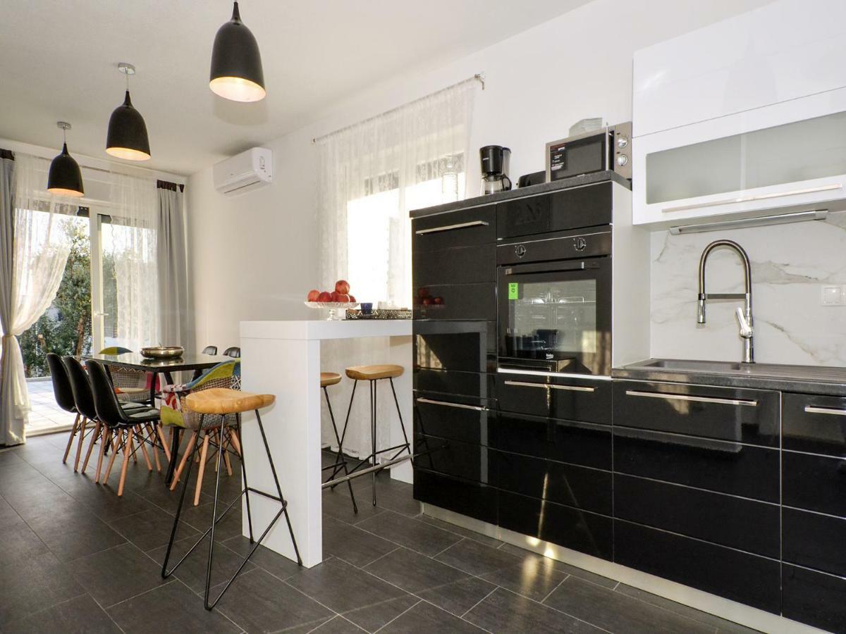 Deluxe Apartman Porto Trogir Exteriör bild