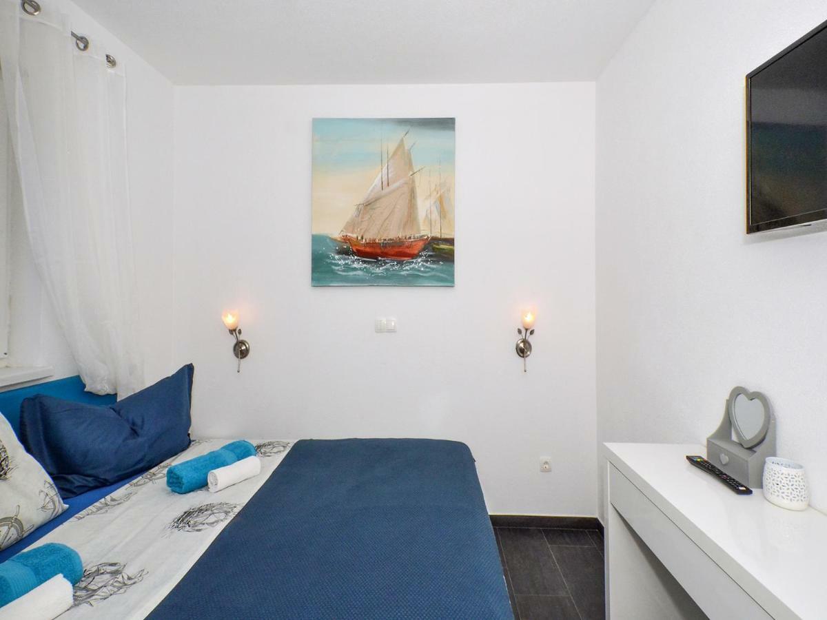 Deluxe Apartman Porto Trogir Exteriör bild