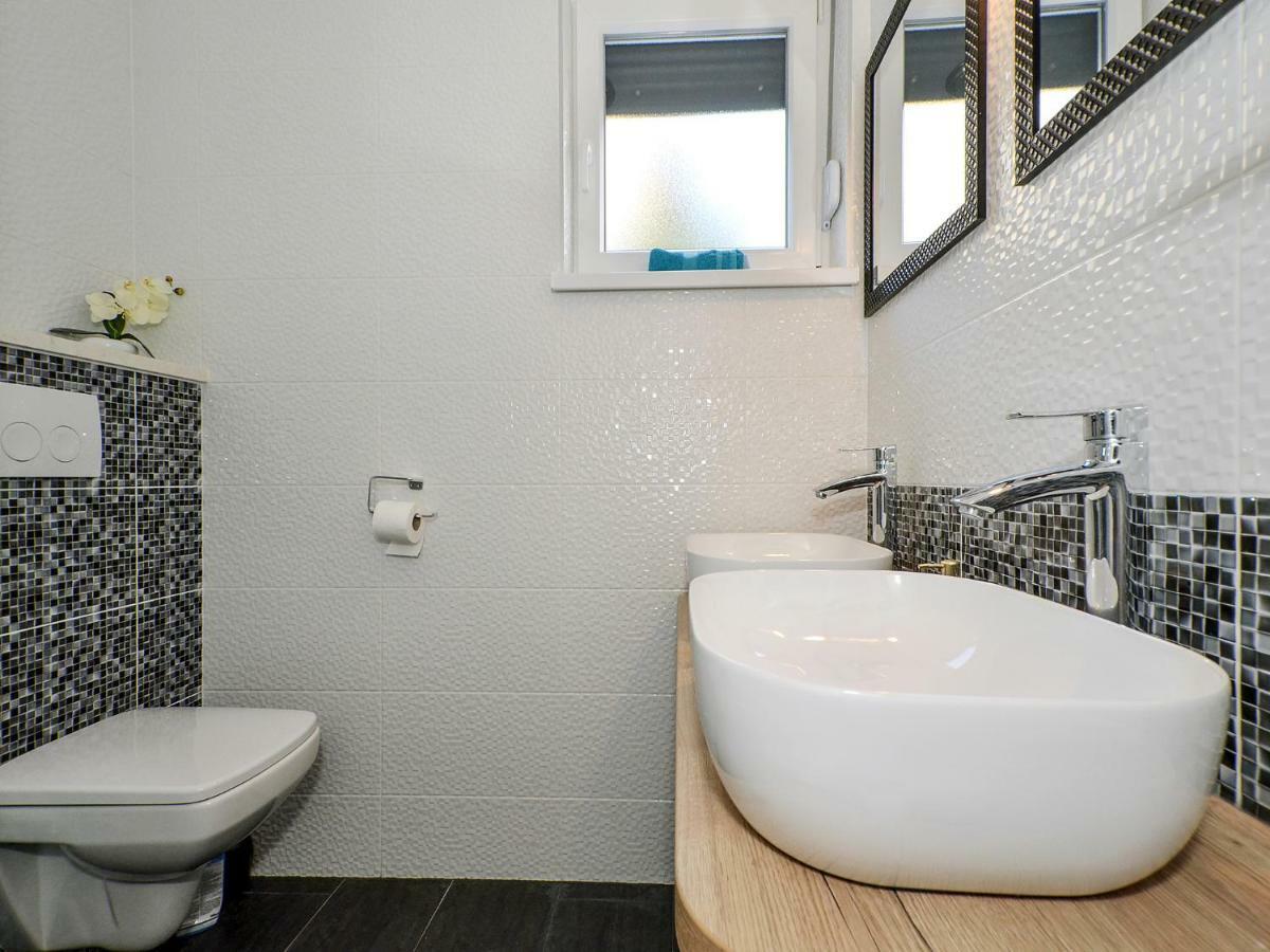 Deluxe Apartman Porto Trogir Exteriör bild