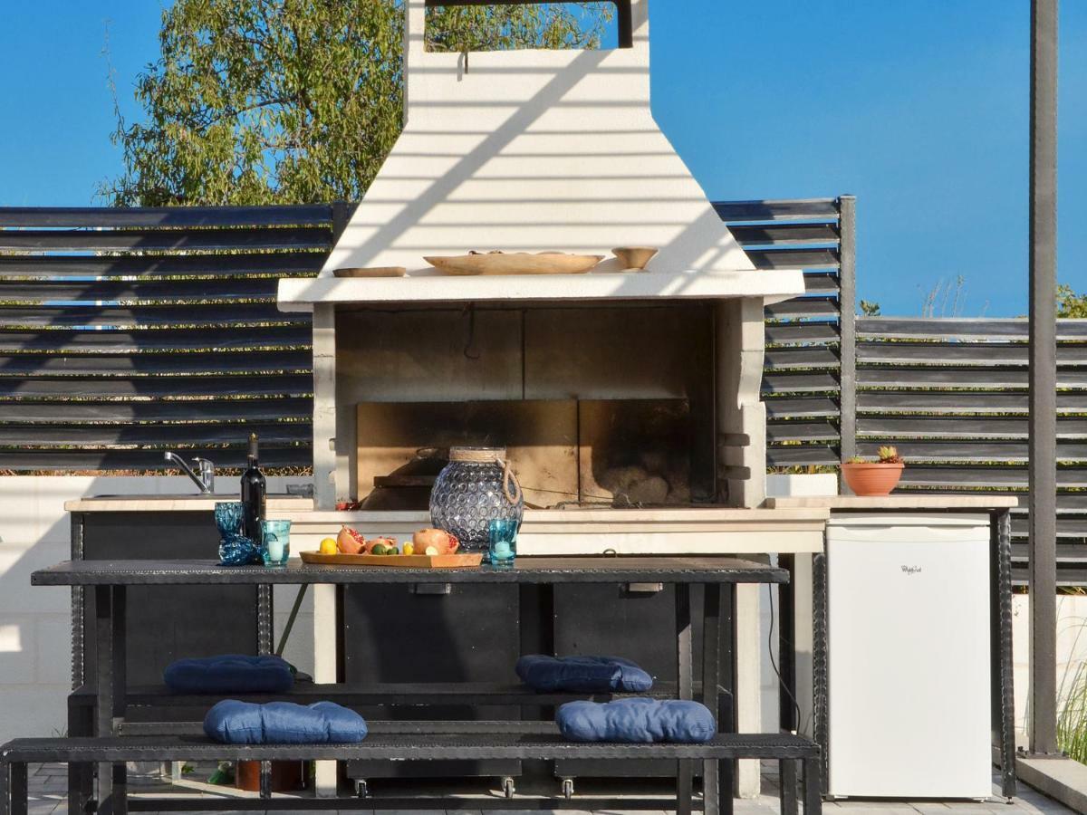 Deluxe Apartman Porto Trogir Exteriör bild