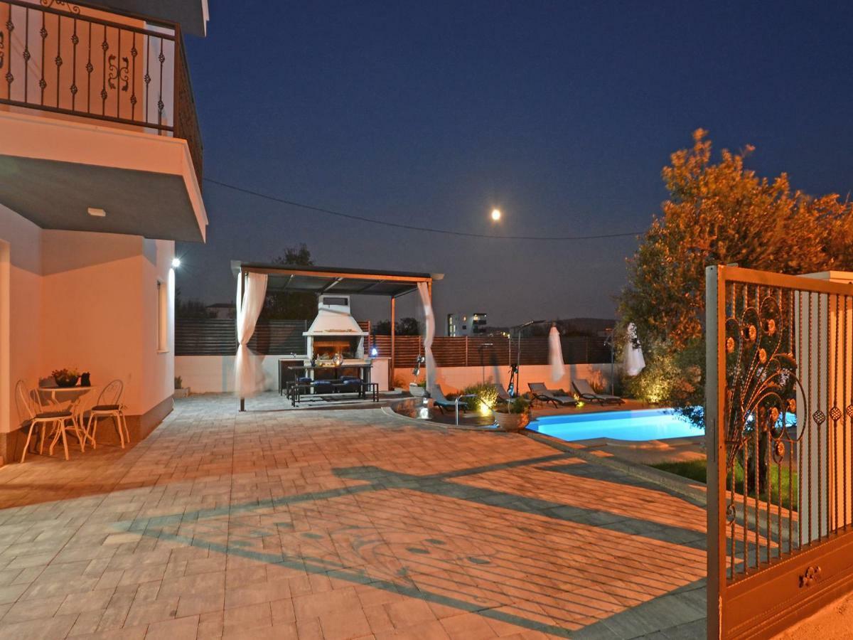 Deluxe Apartman Porto Trogir Exteriör bild