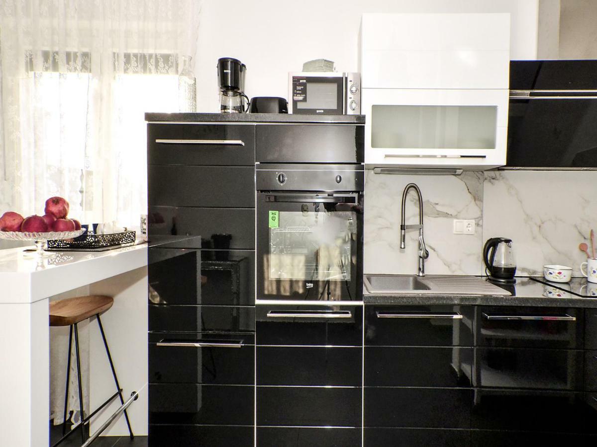Deluxe Apartman Porto Trogir Exteriör bild