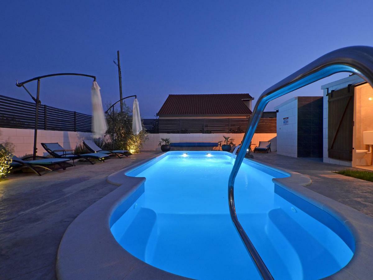 Deluxe Apartman Porto Trogir Exteriör bild