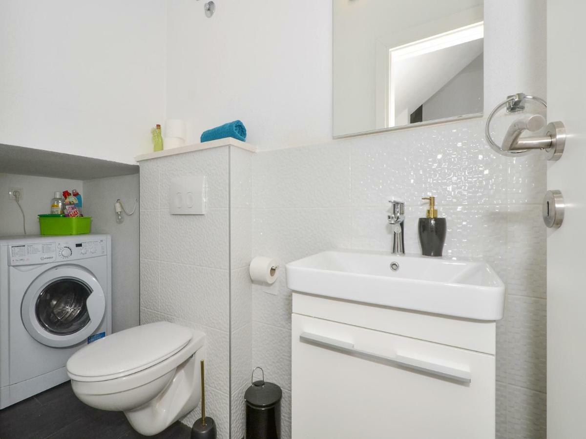 Deluxe Apartman Porto Trogir Exteriör bild